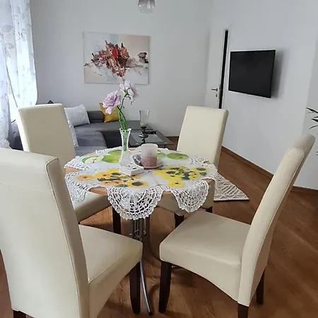 Apartmenthaus Gratzer Lägenhet